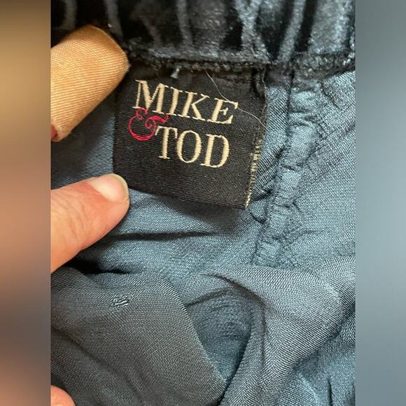 Mike & Tod Rayon skirt, beautiful blue. Fits like a medium. - Picture 2 of 6